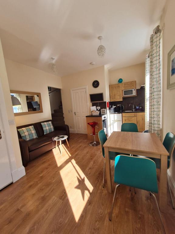 Hebridean Town House room 3